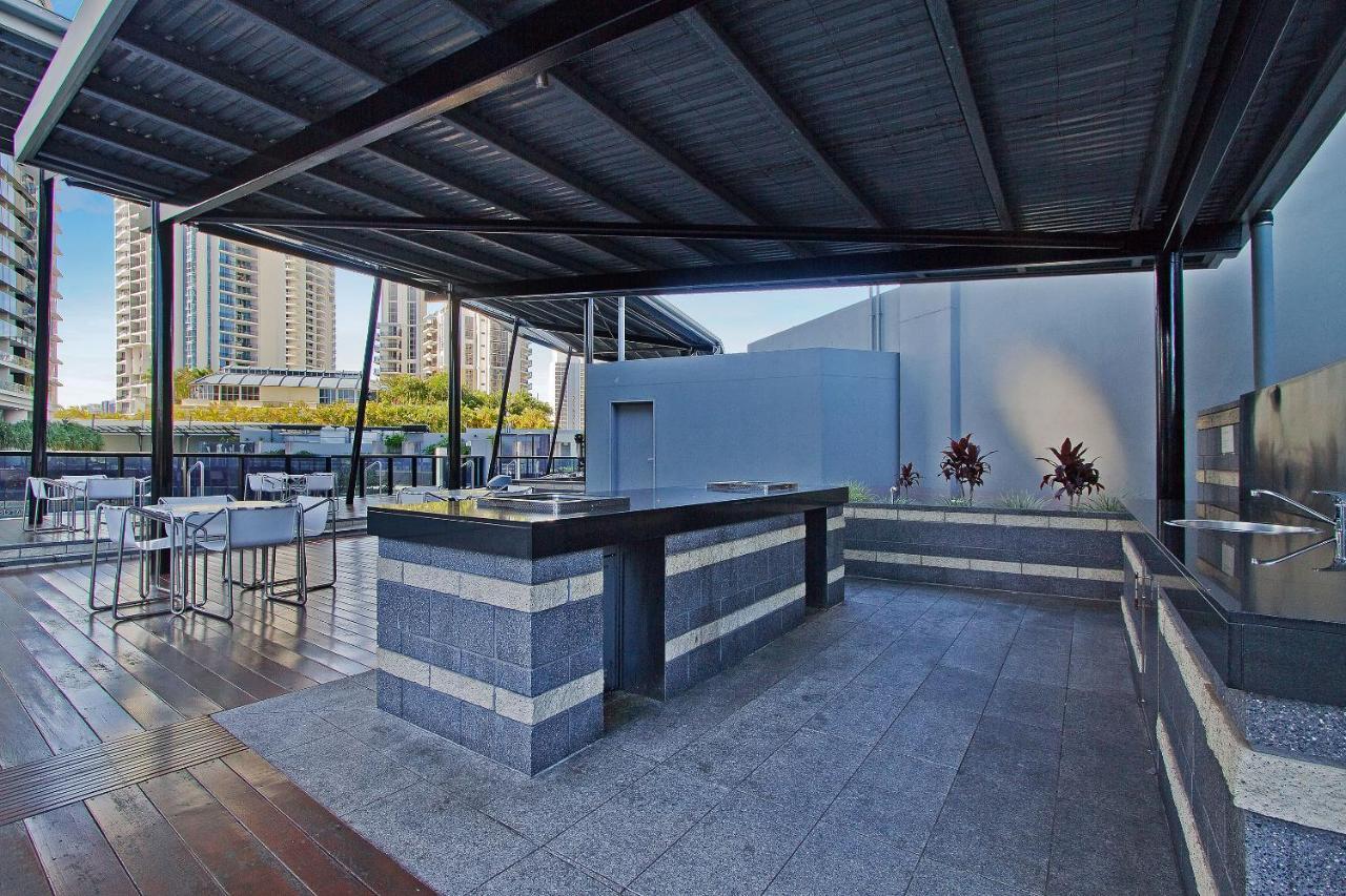Circle On Cavill By Vaun Aparthotel Gold Coast Exterior foto