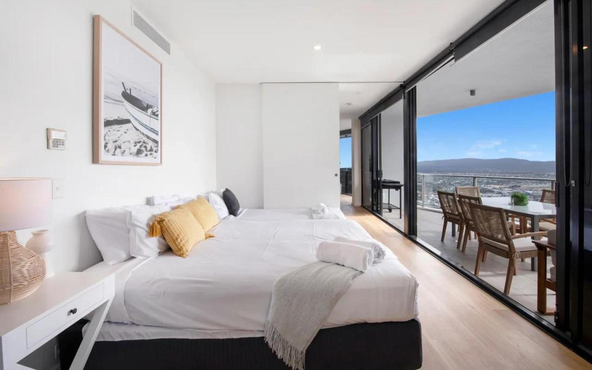 Circle On Cavill By Vaun Aparthotel Gold Coast Exterior foto