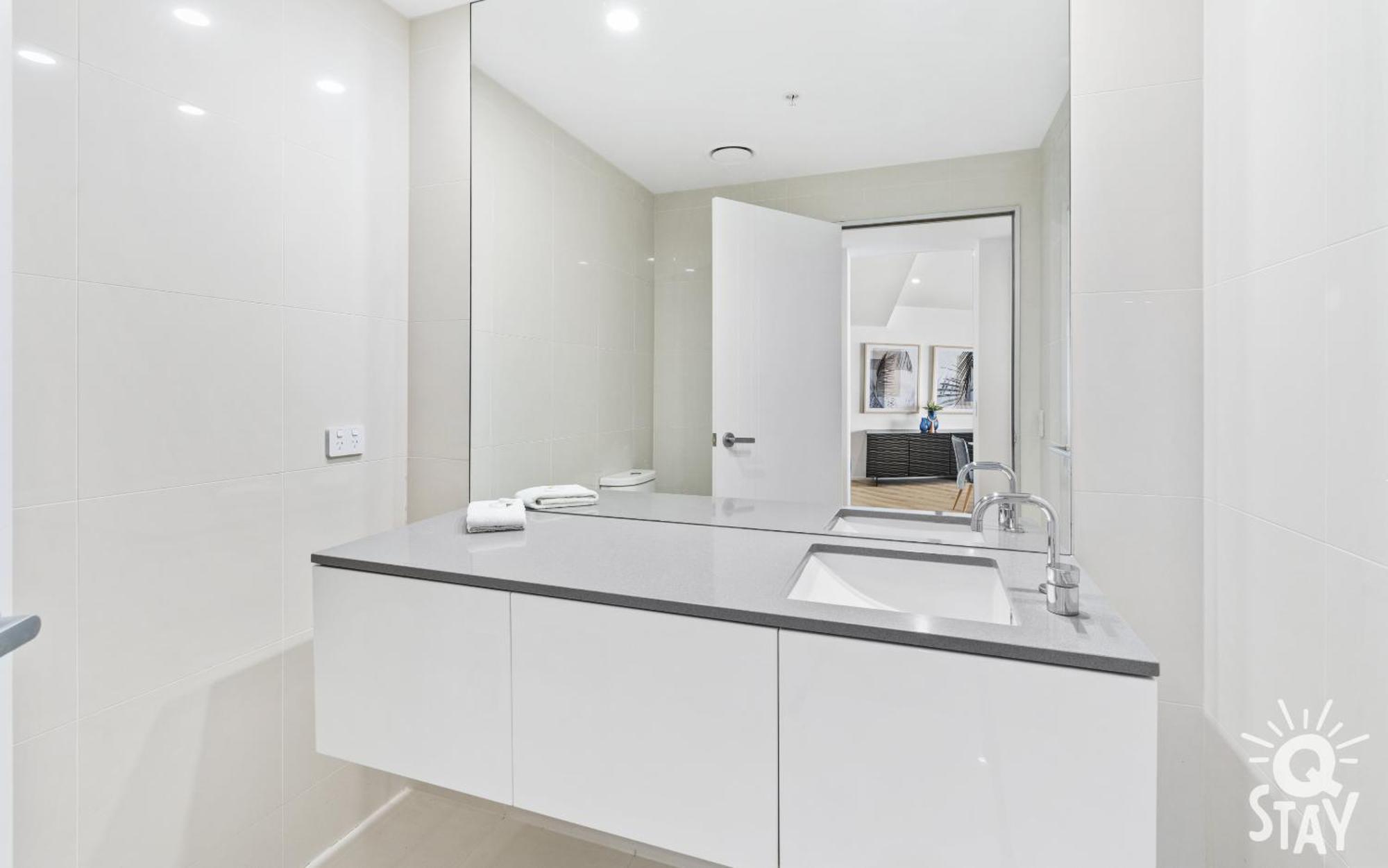 Circle On Cavill By Vaun Aparthotel Gold Coast Exterior foto